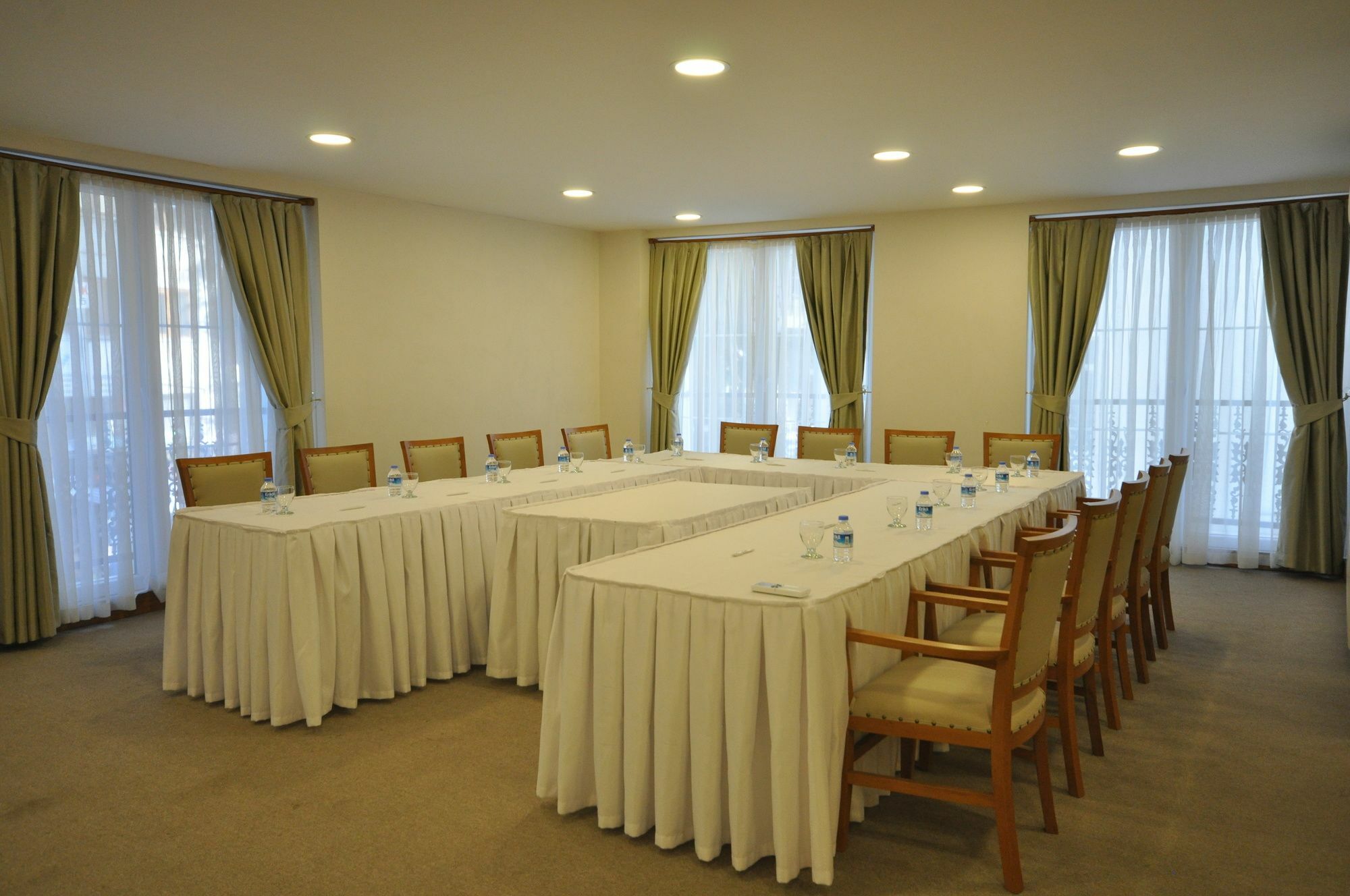 Double Comfort Hotel Ankara Exterior photo