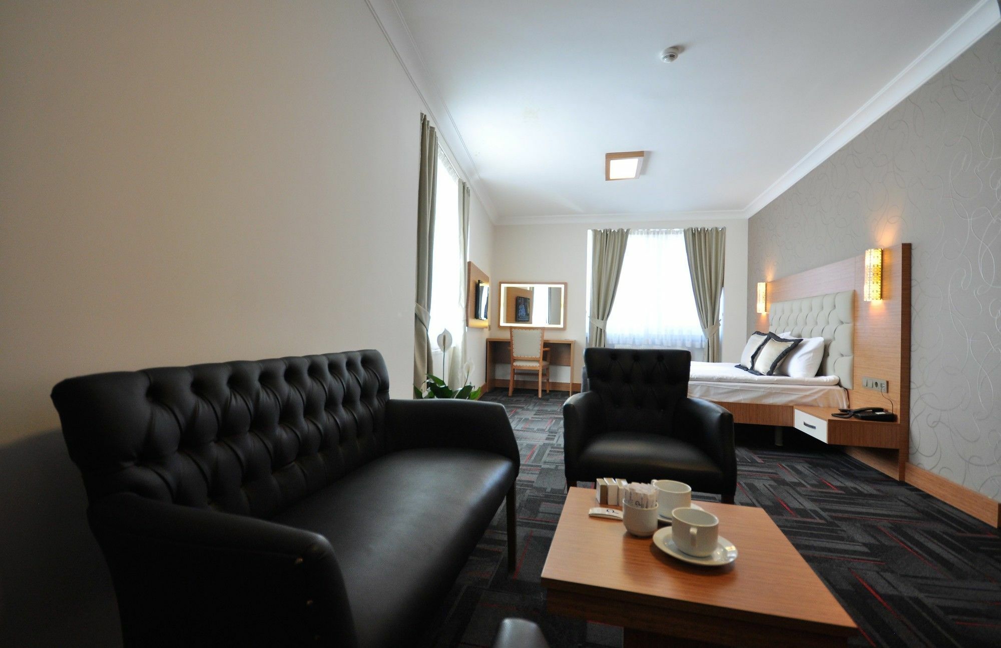 Double Comfort Hotel Ankara Exterior photo