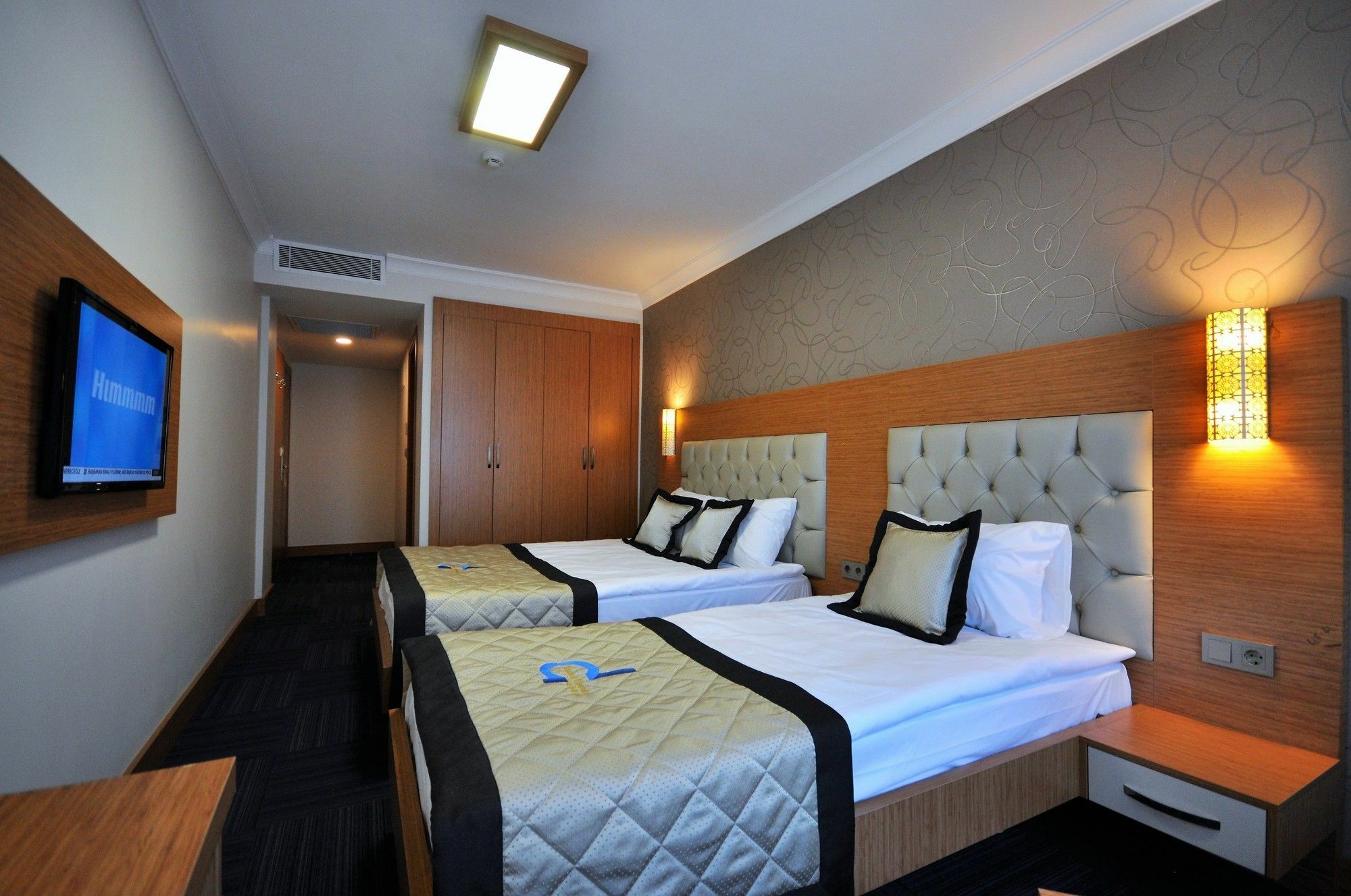 Double Comfort Hotel Ankara Exterior photo